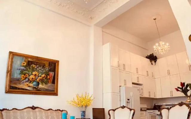Chandelier BNB