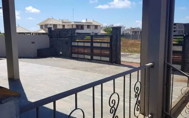 House With 4 Bedrooms in Mahebourg, With Wonderful sea View, Enclosed