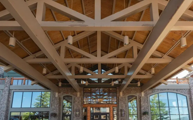 Ski in/out at Westgate, Remodeled studio, Resort amenities, Mutiple Pools, Spa and Restaurant 4803B