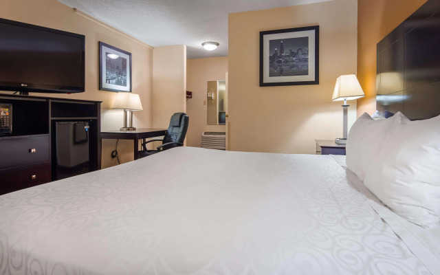 Days Inn by Wyndham St. Charles IL