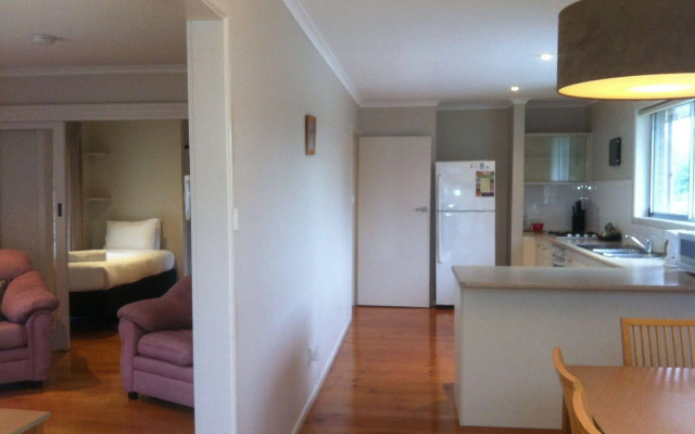 Parkwood Motel and Apartments