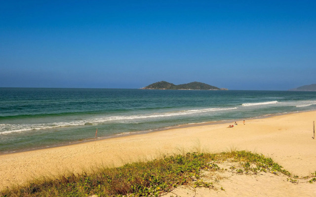 Studio luxuoso pé na areia em IRB203