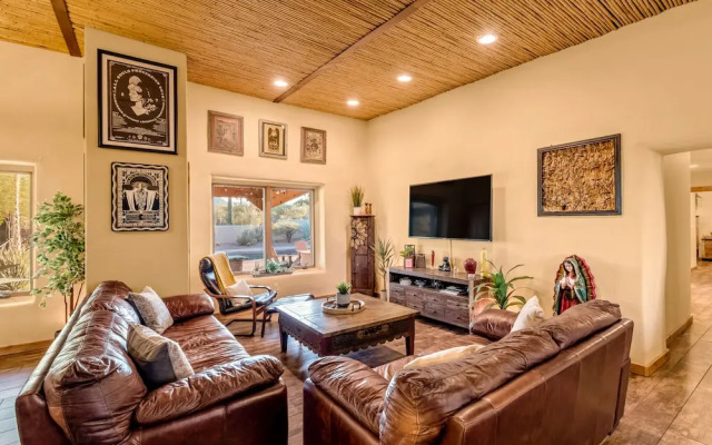 La Puerta Azul- Stunning Desert Retreat; Pool/Spa