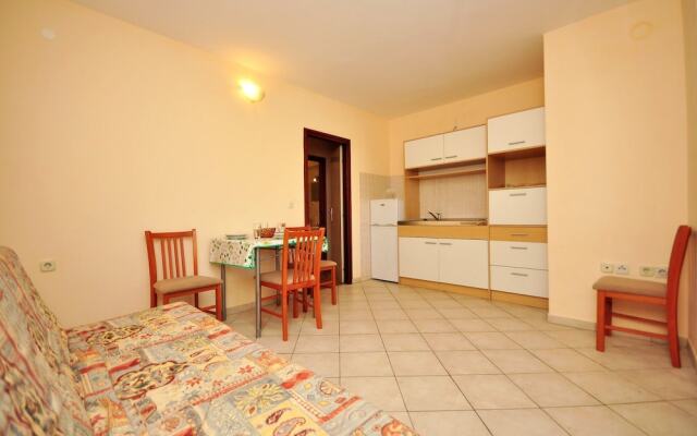 Pretty Apartment in Novalja with Garden near Zrče Beach