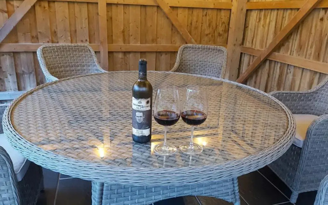 Llys Bach Apartment at Llys Aeron