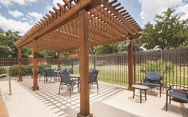 La Quinta Inn & Suites by Wyndham San Antonio Northwest