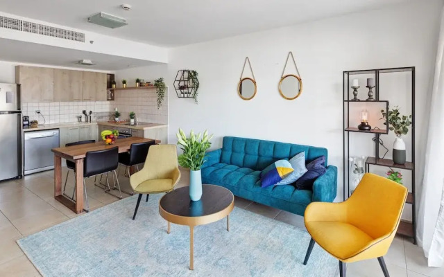 Laguna Water Front Sweet 1