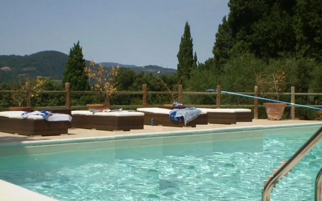 Charming Villa in Tuscany With Swimming Pool