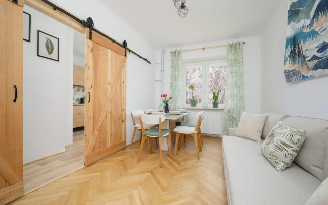 Apartment Near the Old Town by Renters