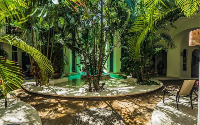 Royal Palms 10 2 Bedroom Condo by RedAwning