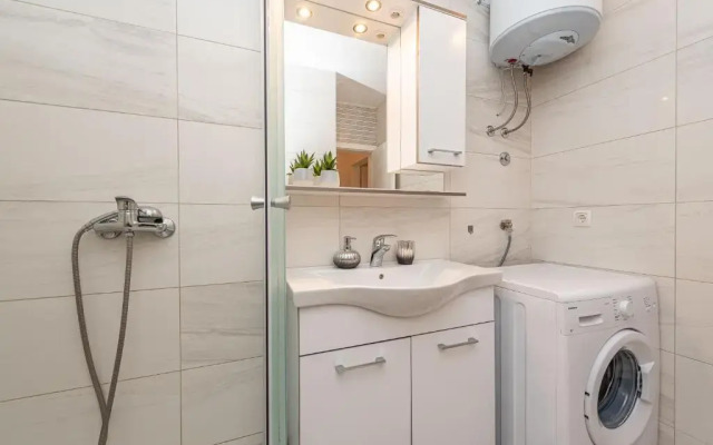 Star 6 modern & centrally ap for 6