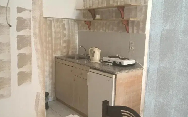 Kostas Rooms & Apartments