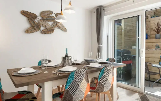 Ty Hapus - Close to Beach and Town