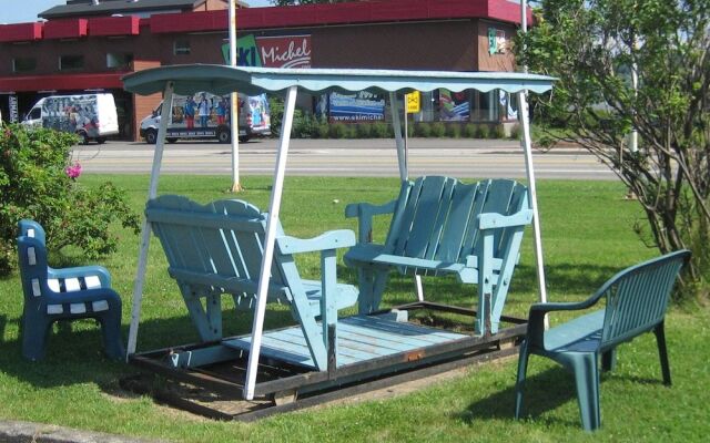 Condotel Motel Canadien