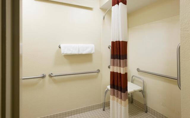 Red Roof Inn PLUS+ Wilmington - Newark