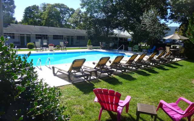 Falmouth Heights Motor Lodge