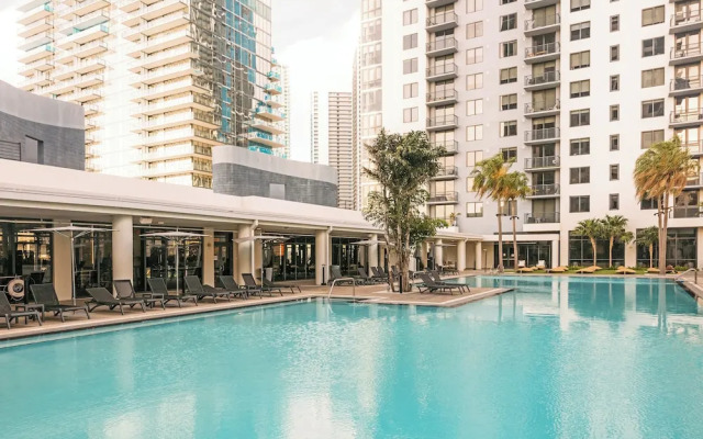 Flow Miami Hotel