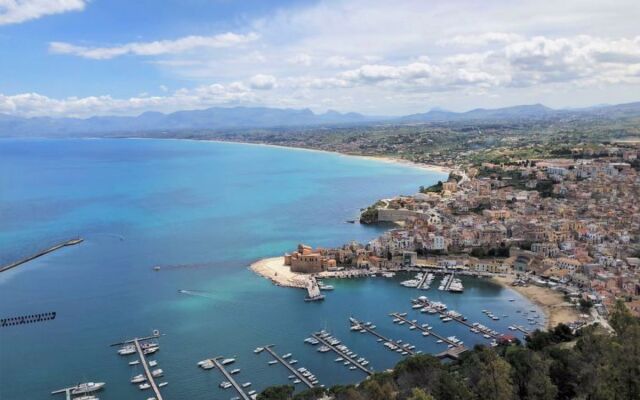 Nicole con Dependance