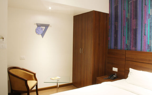 Collection O 15614 Hotel Olive Somwar Peth