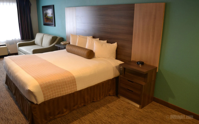 Yosemite Southgate Hotel & Suites