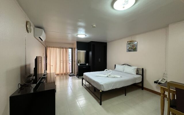 Hotel Grand Mandarin Latphrao 130