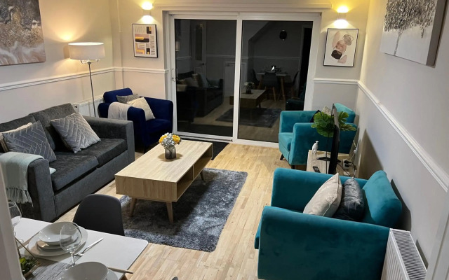 Comfortable King Bed - location - leisure - Contractors - Parking