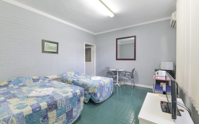Platinum Motel