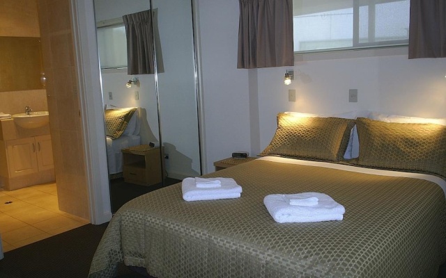 Birubi Holiday Homes – Guest Rooms – Emu Bay