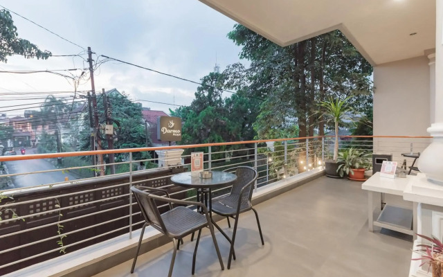 OYO Flagship 1308 Darmo Residence