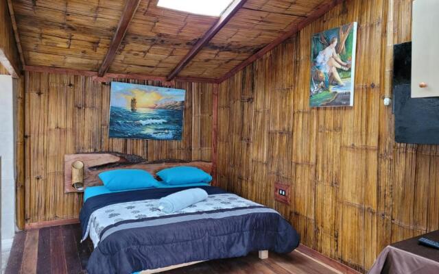 Mindo GlamBird Glamping &amp; Lodge