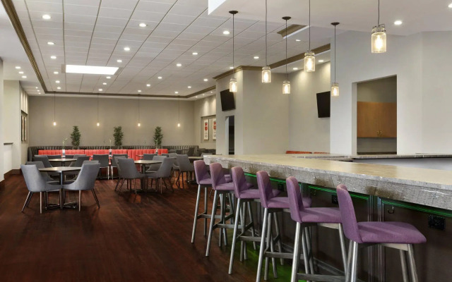 Skyline Hotel Detroit Airport, SureStay Collection by BW