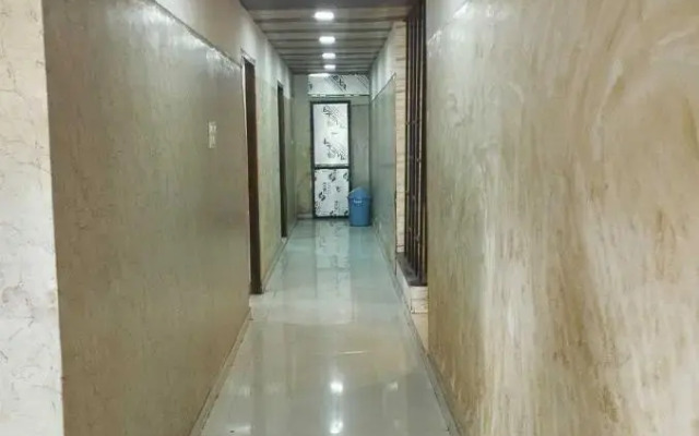Oyo 702305 Hotel Rajeshwari Plaza