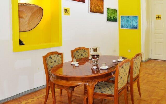 Mr. Hostel Baku