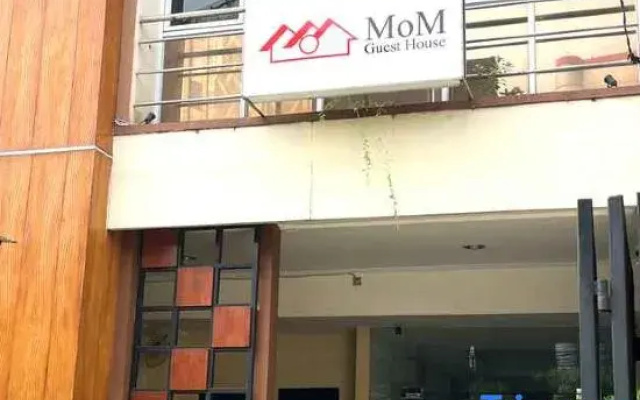 M o M Guest House