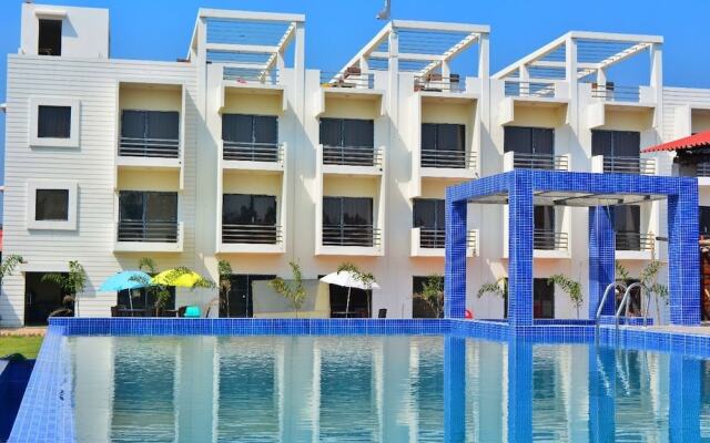 La Macaw Resort