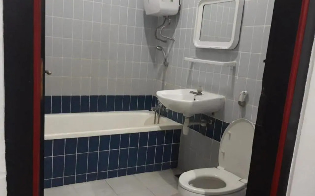 KoolKost At Tenggilis - Minimum Stay 30 Nights