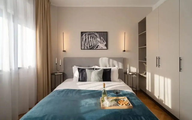 Vibrant & Spacious 3BR Condos on Amzei Square