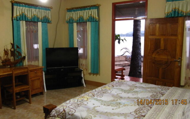 Larantuka Beach Apartments.