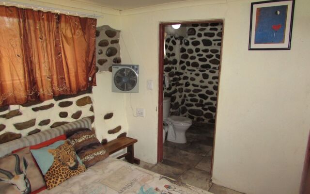 Amanzimlotzi Riverside Bush Camp
