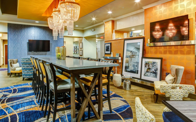 Hampton Inn & Suites Columbus