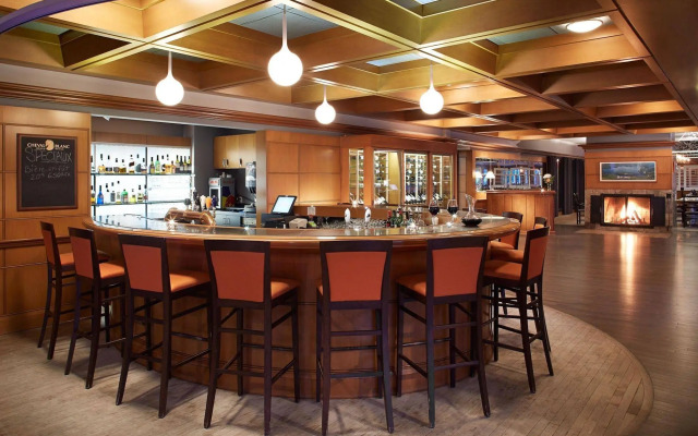 Auberge du Lac-à-l'Eau-Claire