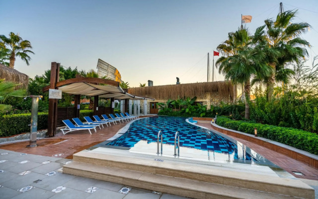 Adenya Hotel & Resort