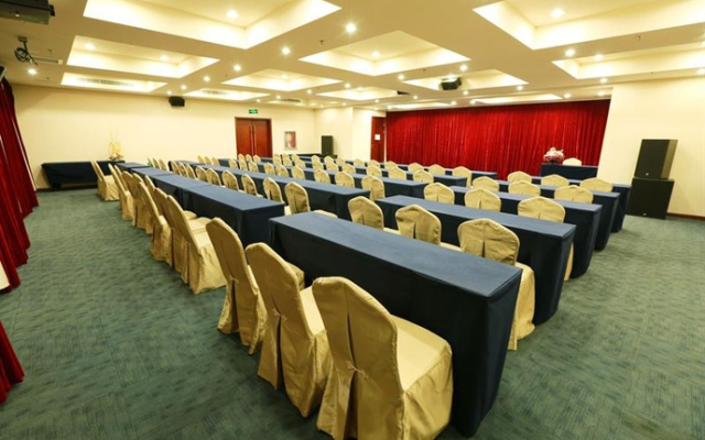 Central Business Hotel