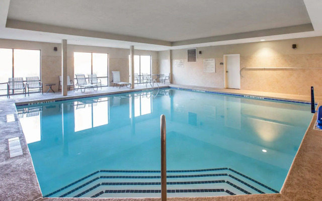 Comfort Suites McDonough Atlanta South