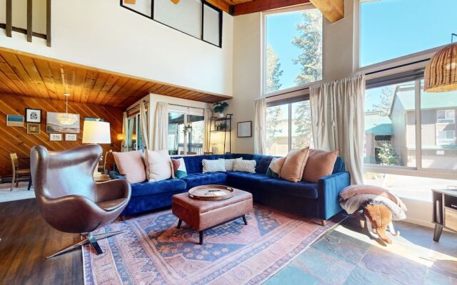 Courchevel #5 2 Bedroom Condo by Redawning