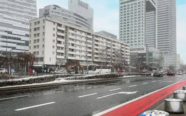 Lumina apart opposite the Palace of Culture and Science