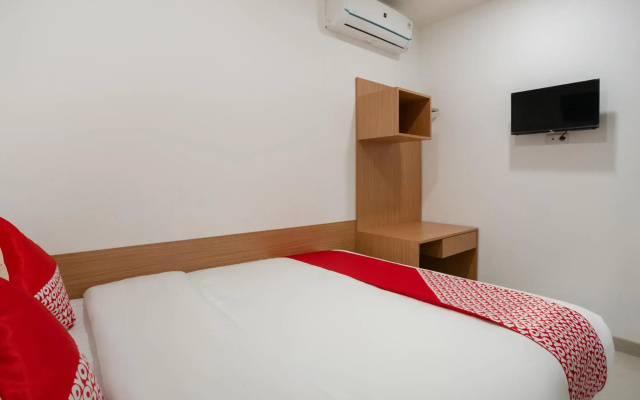 Hotel O Hegarbudhi Residence