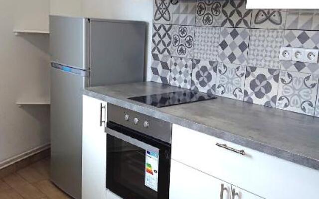 Renovated, 37m², 2 Min Walk Tram, 5 Min la Defense