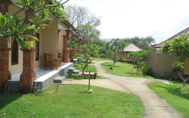 White Sandy Beach Menjangan