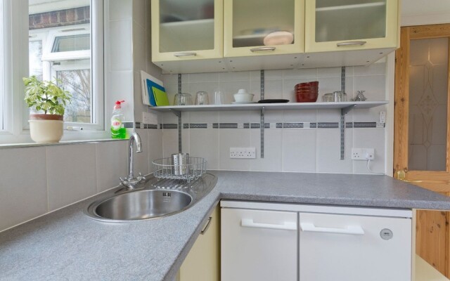 Poplar House Serviced Apartments